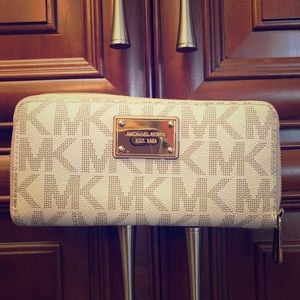 Michael Kors wallet